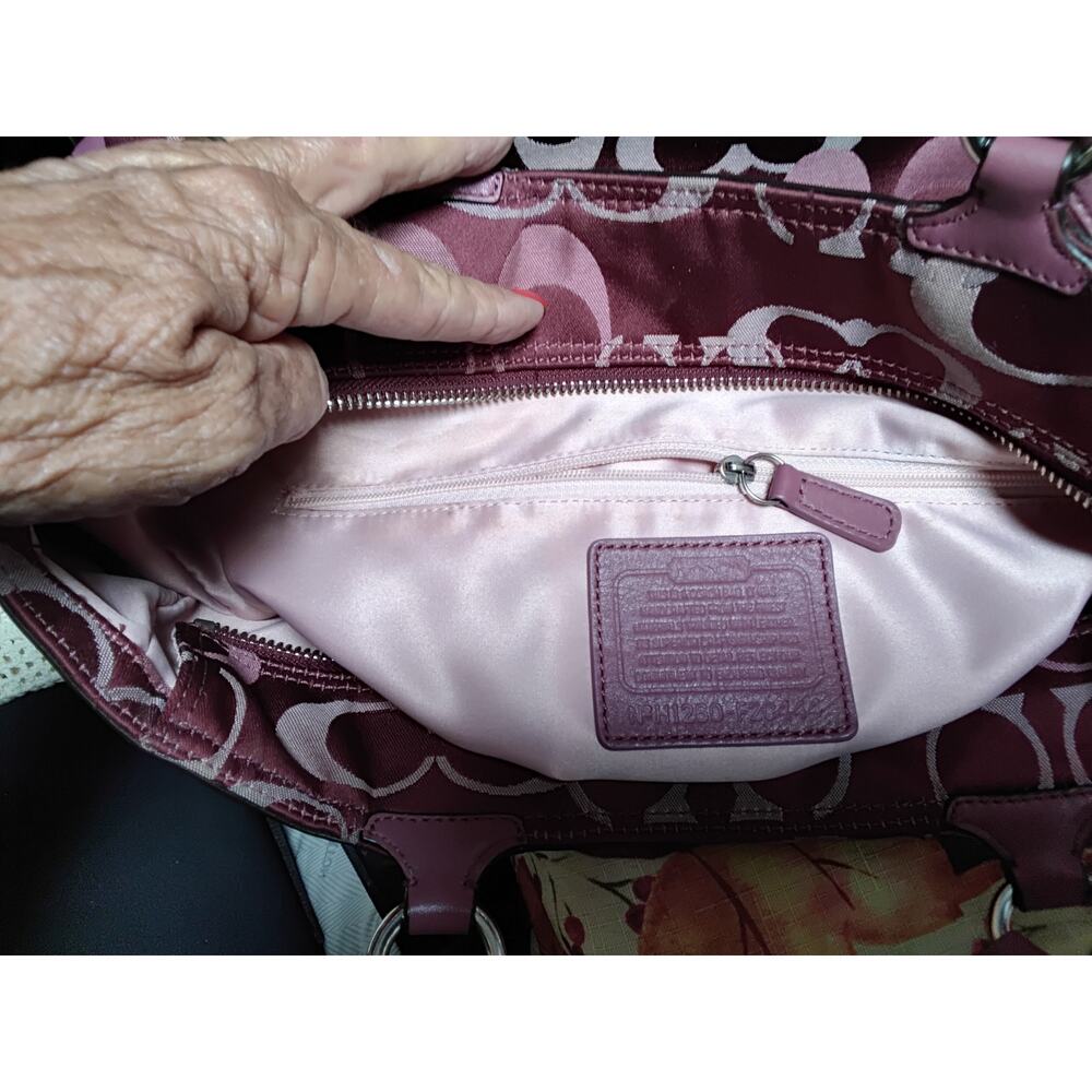 COACH Signature Burgandy Jacquard pleated front  Handbag Tote F20444 from 2012 - Picture 9 of 10